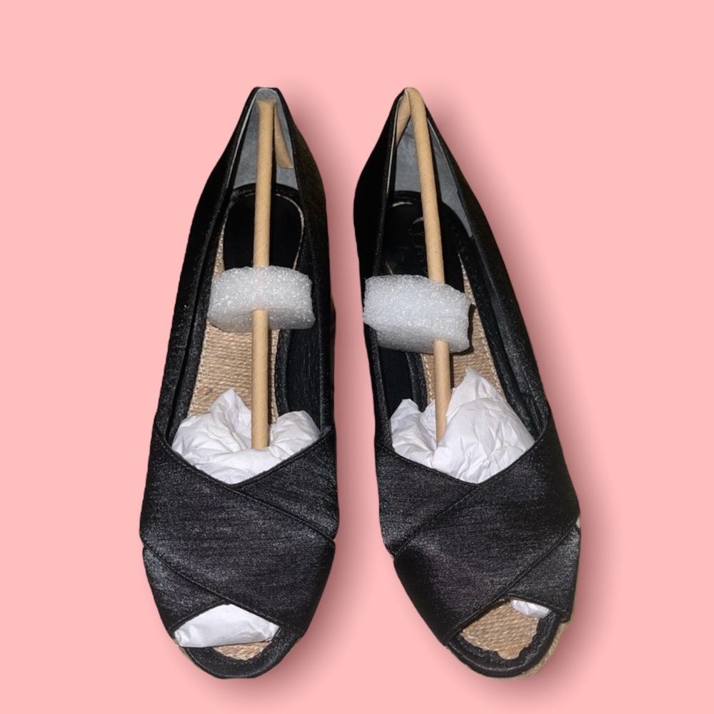 Joan & David • NWT • Wedges • Size 9